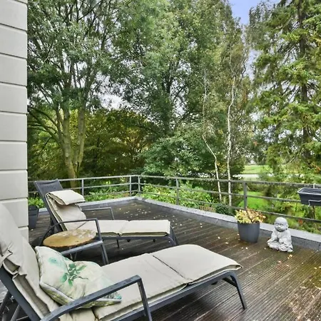 Villa Luxurious With Open Views
