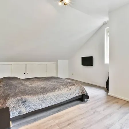 Luxurious With Open Views *
