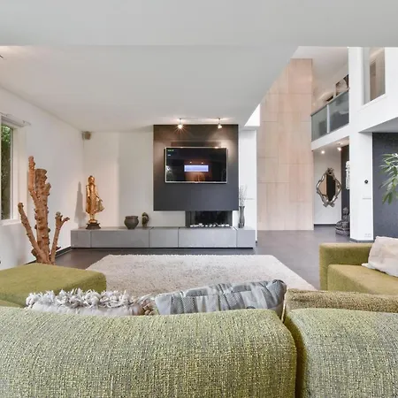 Villa Luxurious With Open Views Amstelveen
